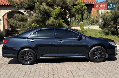 Седан Toyota Camry 2013 в 