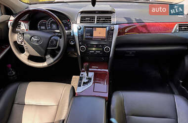 Седан Toyota Camry 2013 в 
