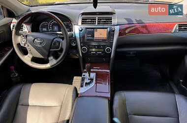 Седан Toyota Camry 2013 в 