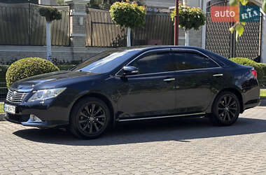 Седан Toyota Camry 2013 в 