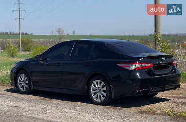 Седан Toyota Camry 2019 в Днепре