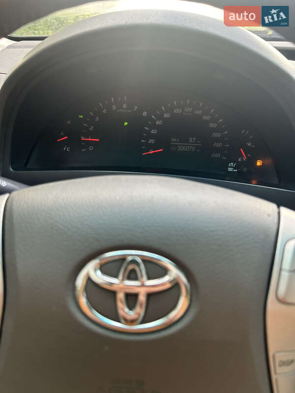 Седан Toyota Camry 2008 в Броварах