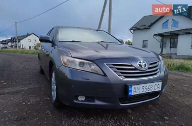 Седан Toyota Camry 2007 в Рівному