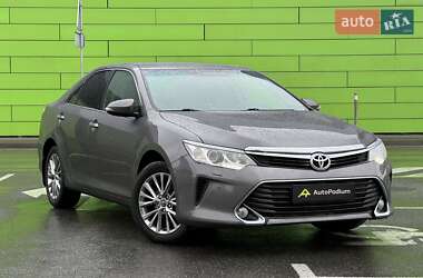 Седан Toyota Camry 2016 в Києві