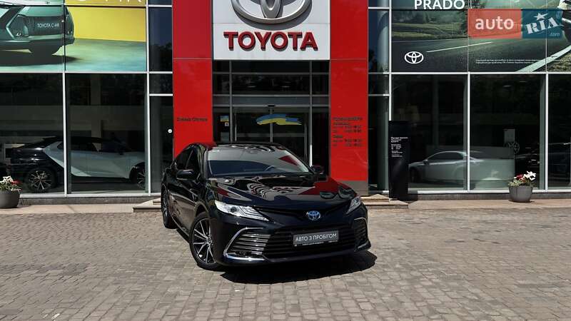 Седан Toyota Camry 2024 в Кривому Розі
