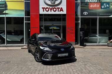 Седан Toyota Camry 2024 в 