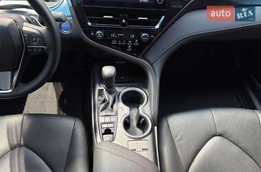 Седан Toyota Camry 2024 в 