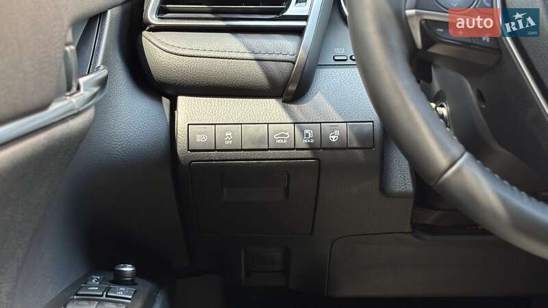 Седан Toyota Camry 2024 в Кривому Розі