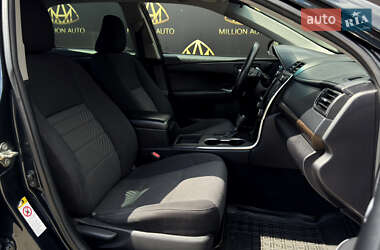 Седан Toyota Camry 2016 в 