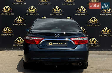 Седан Toyota Camry 2016 в 