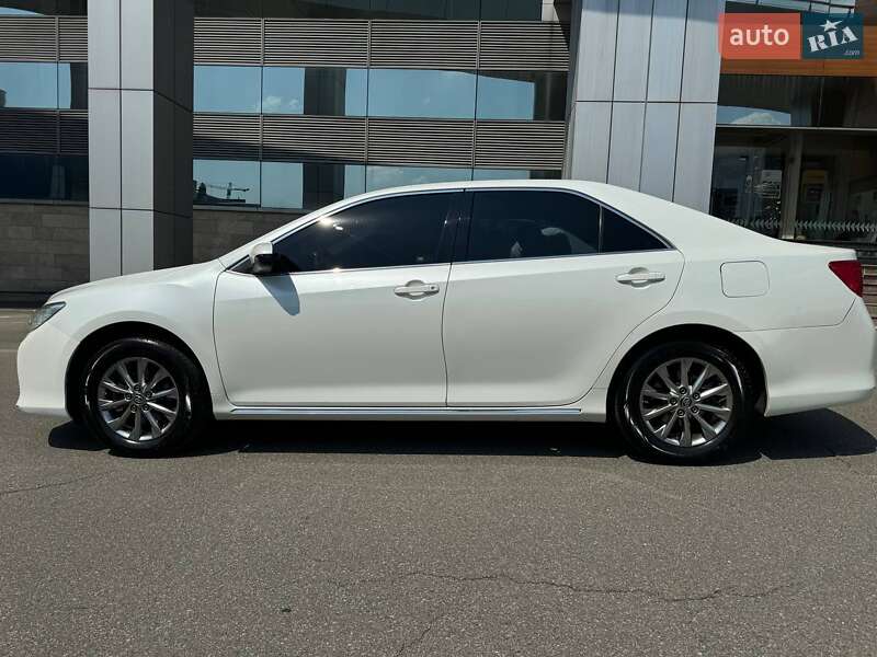 Седан Toyota Camry 2012 в Луцьку