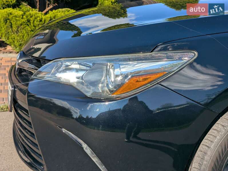 Седан Toyota Camry 2015 в Киеве