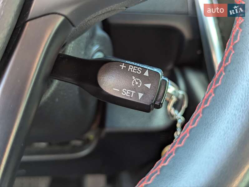 Седан Toyota Camry 2015 в Киеве