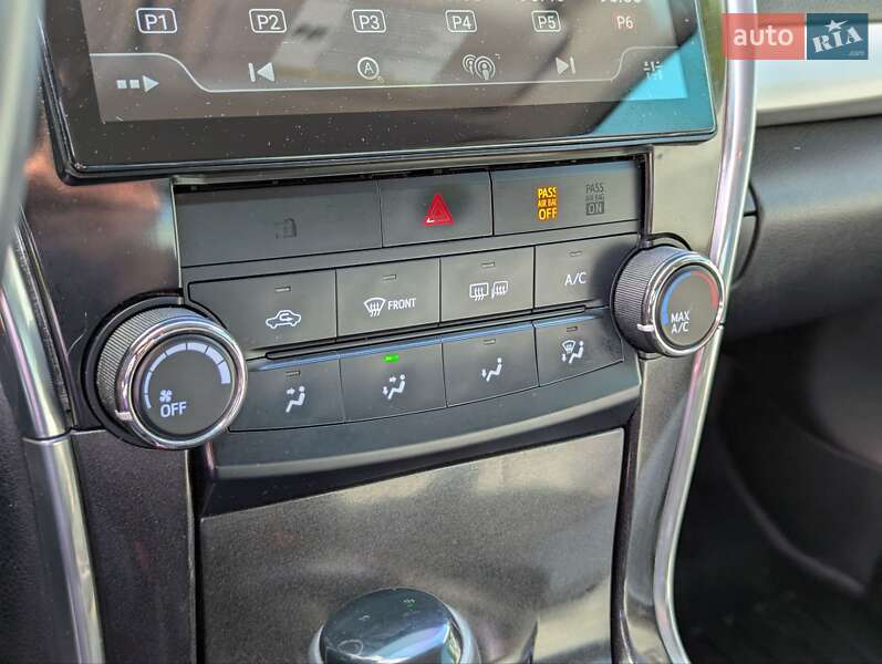 Седан Toyota Camry 2015 в Киеве