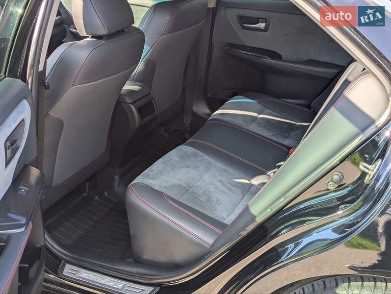 Седан Toyota Camry 2015 в Киеве