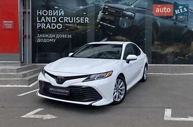 Седан Toyota Camry 2018 в Одессе