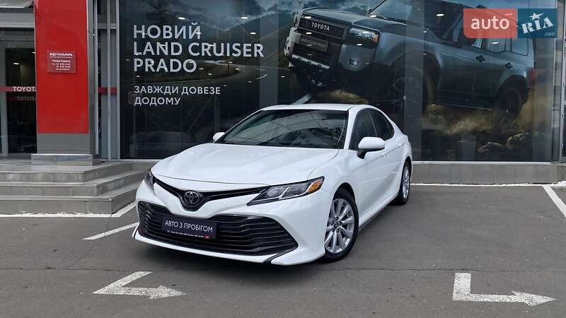 Седан Toyota Camry 2018 в 