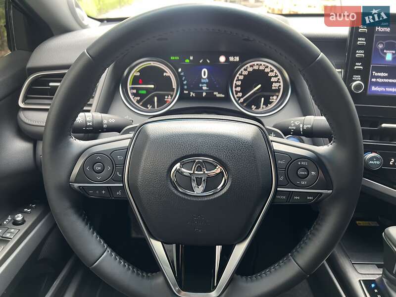 Седан Toyota Camry 2023 в Виннице