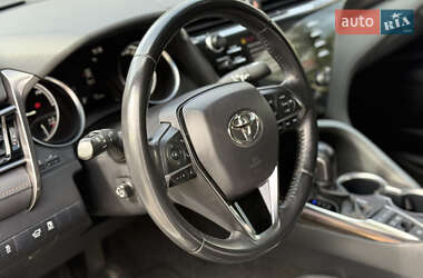 Седан Toyota Camry 2019 в 