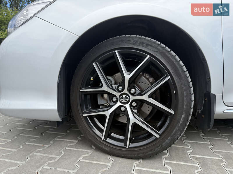 Седан Toyota Camry 2011 в Киеве