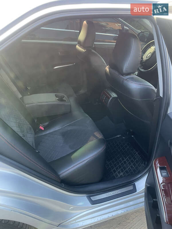 Седан Toyota Camry 2011 в Киеве