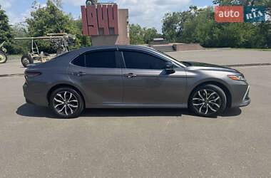 Седан Toyota Camry 2021 в Кривому Розі