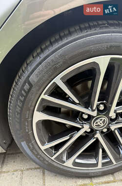 Седан Toyota Camry 2024 в 