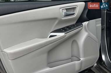 Седан Toyota Camry 2016 в 