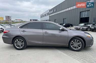 Седан Toyota Camry 2016 в 