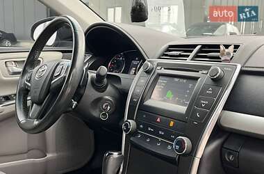 Седан Toyota Camry 2016 в 