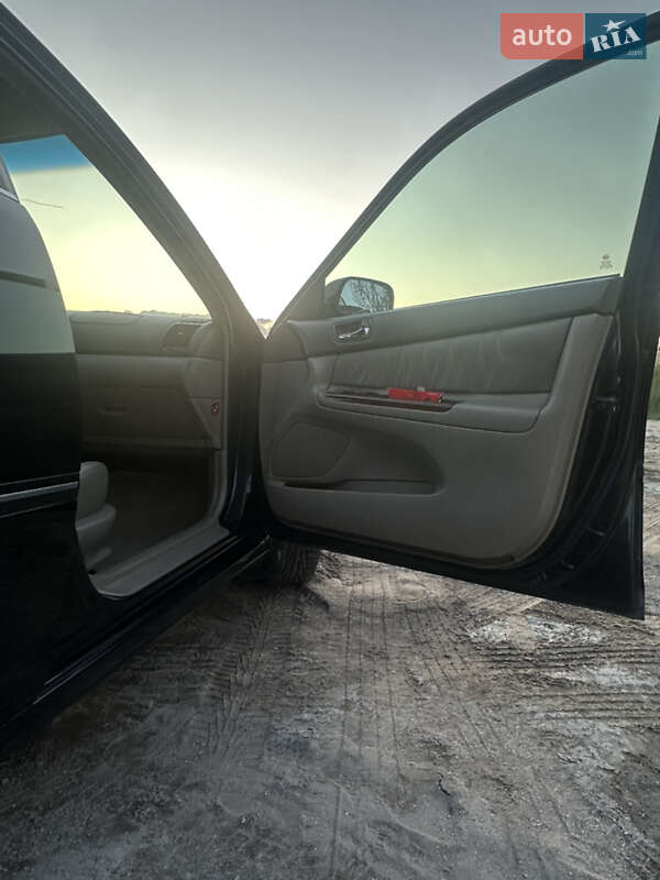 Седан Toyota Camry 2005 в Николаеве