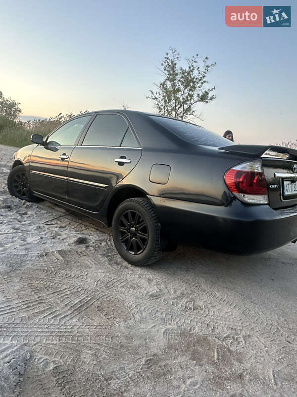 Седан Toyota Camry 2005 в Николаеве