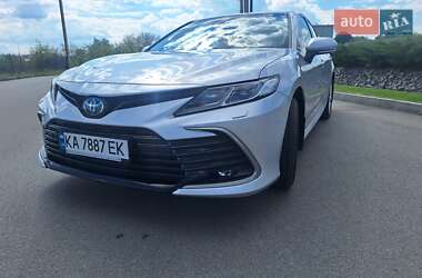 Седан Toyota Camry 2024 в Києві