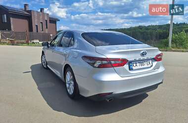 Седан Toyota Camry 2024 в 