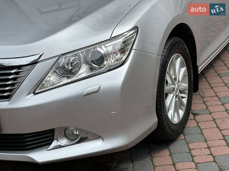 Седан Toyota Camry 2011 в Івано-Франківську