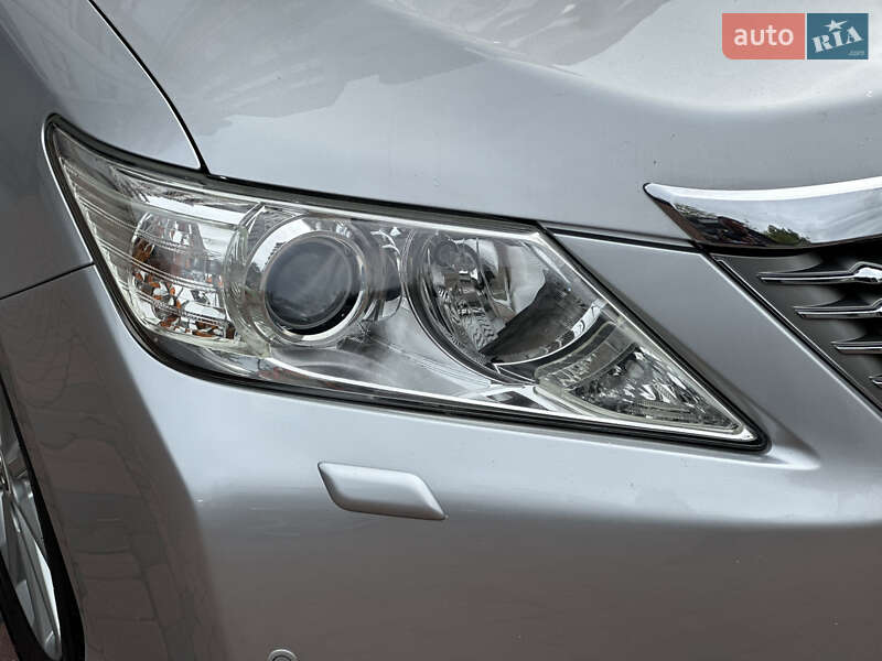 Седан Toyota Camry 2011 в Івано-Франківську