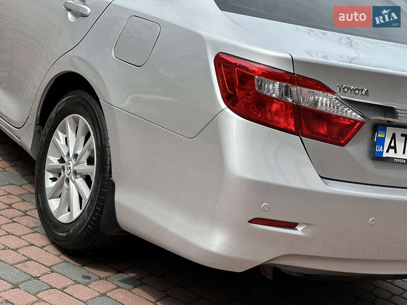 Седан Toyota Camry 2011 в Івано-Франківську