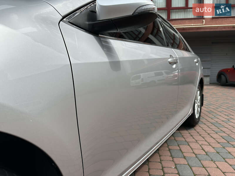 Седан Toyota Camry 2011 в Івано-Франківську