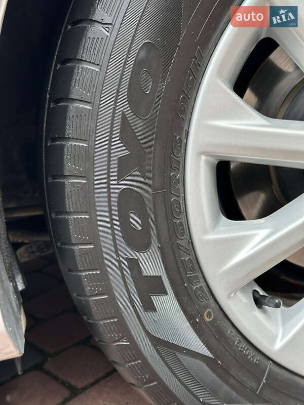 Седан Toyota Camry 2011 в Івано-Франківську