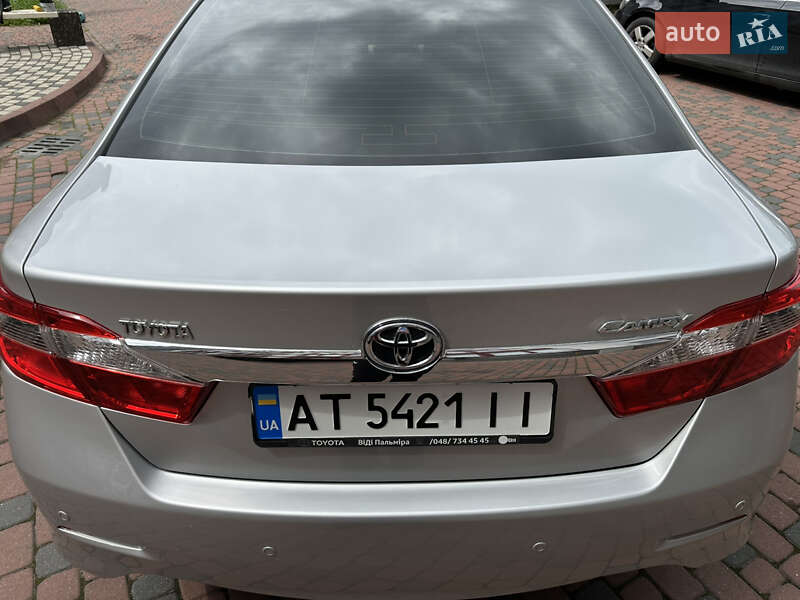 Седан Toyota Camry 2011 в Івано-Франківську