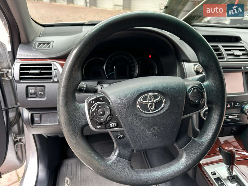 Седан Toyota Camry 2011 в Івано-Франківську