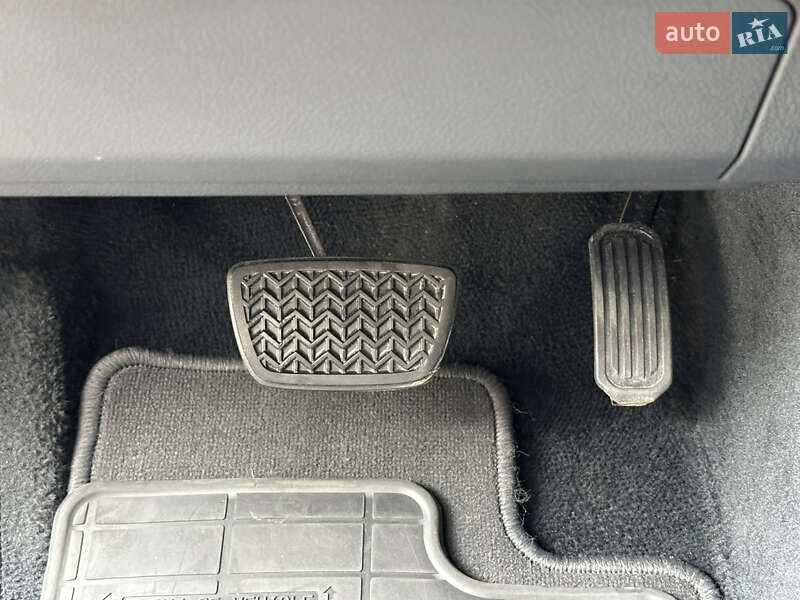 Седан Toyota Camry 2011 в Івано-Франківську