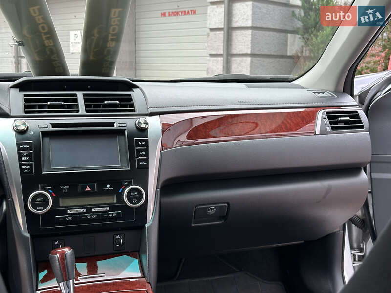 Седан Toyota Camry 2011 в Івано-Франківську