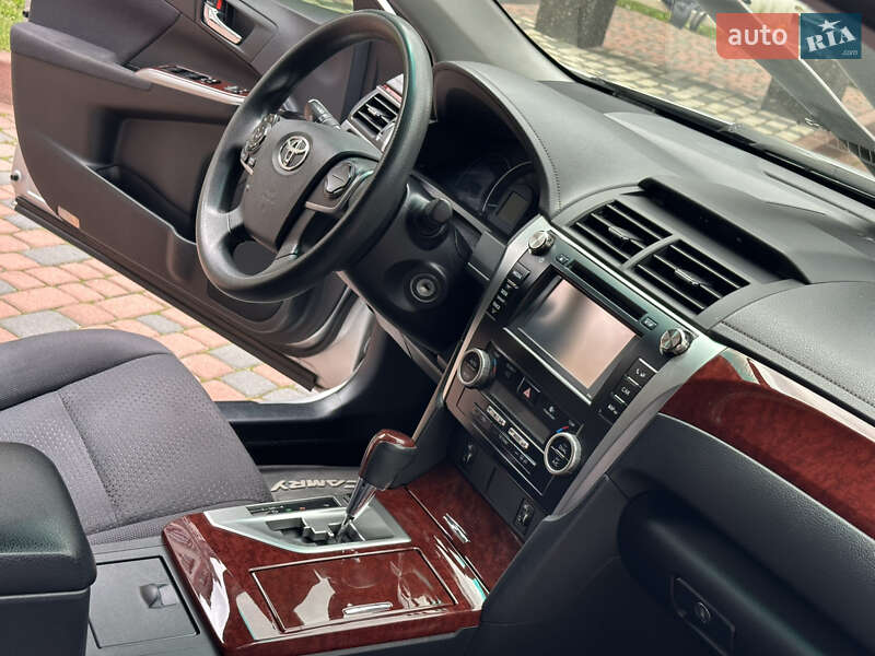 Седан Toyota Camry 2011 в Івано-Франківську