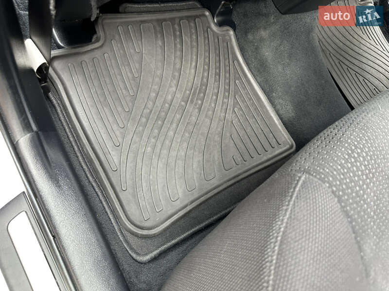 Седан Toyota Camry 2011 в Івано-Франківську