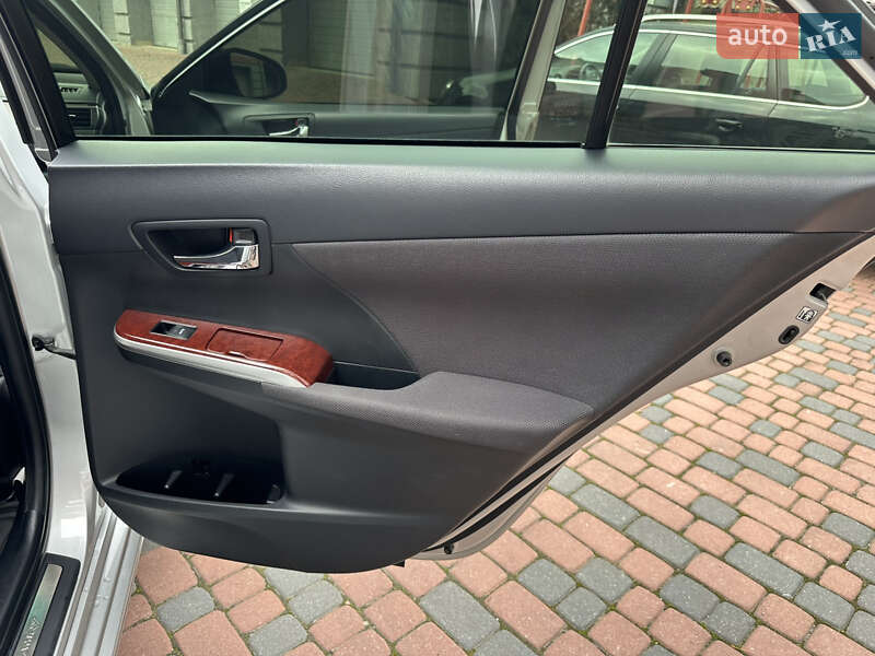 Седан Toyota Camry 2011 в Івано-Франківську