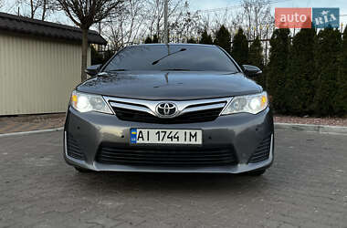 Седан Toyota Camry 2014 в Киеве