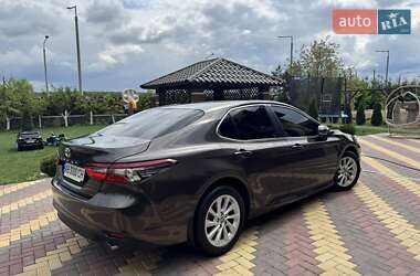 Седан Toyota Camry 2021 в 