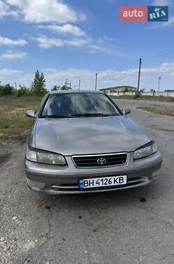 Седан Toyota Camry 2000 в 