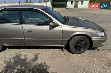Седан Toyota Camry 2000 в 